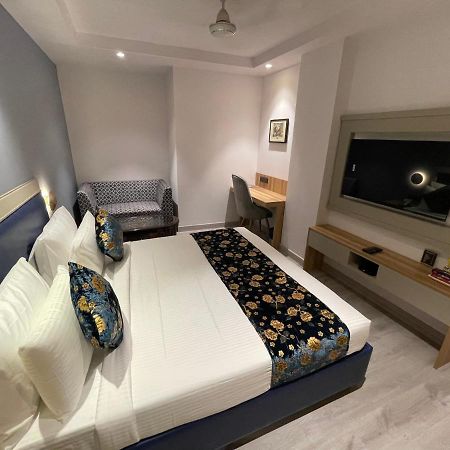Hotel Malbork Inn @ Janakpuri Delhi  Exterior photo