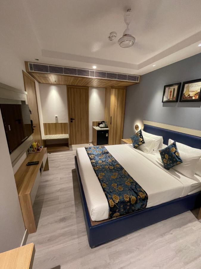 Hotel Malbork Inn @ Janakpuri Delhi  Exterior photo